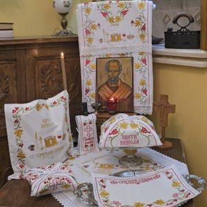 slavski set slavski setovi slavski set za slavu slavski setovi za slavu slavski set za zito slavski set za kolac i zito slavski set sto i klupe slavski set poklon slavski set modlica slavski vez kompleti Kompleti slavski kolac za zito i nastonjak Platno za kolac kroa za kolac